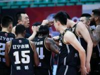 九游娱乐官网入口-CBA外援投入训练备战，球队阵容再升级
