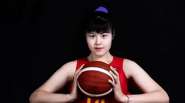 李月汝首发砍10分15板篮板创WNBA生涯新高的简单介绍