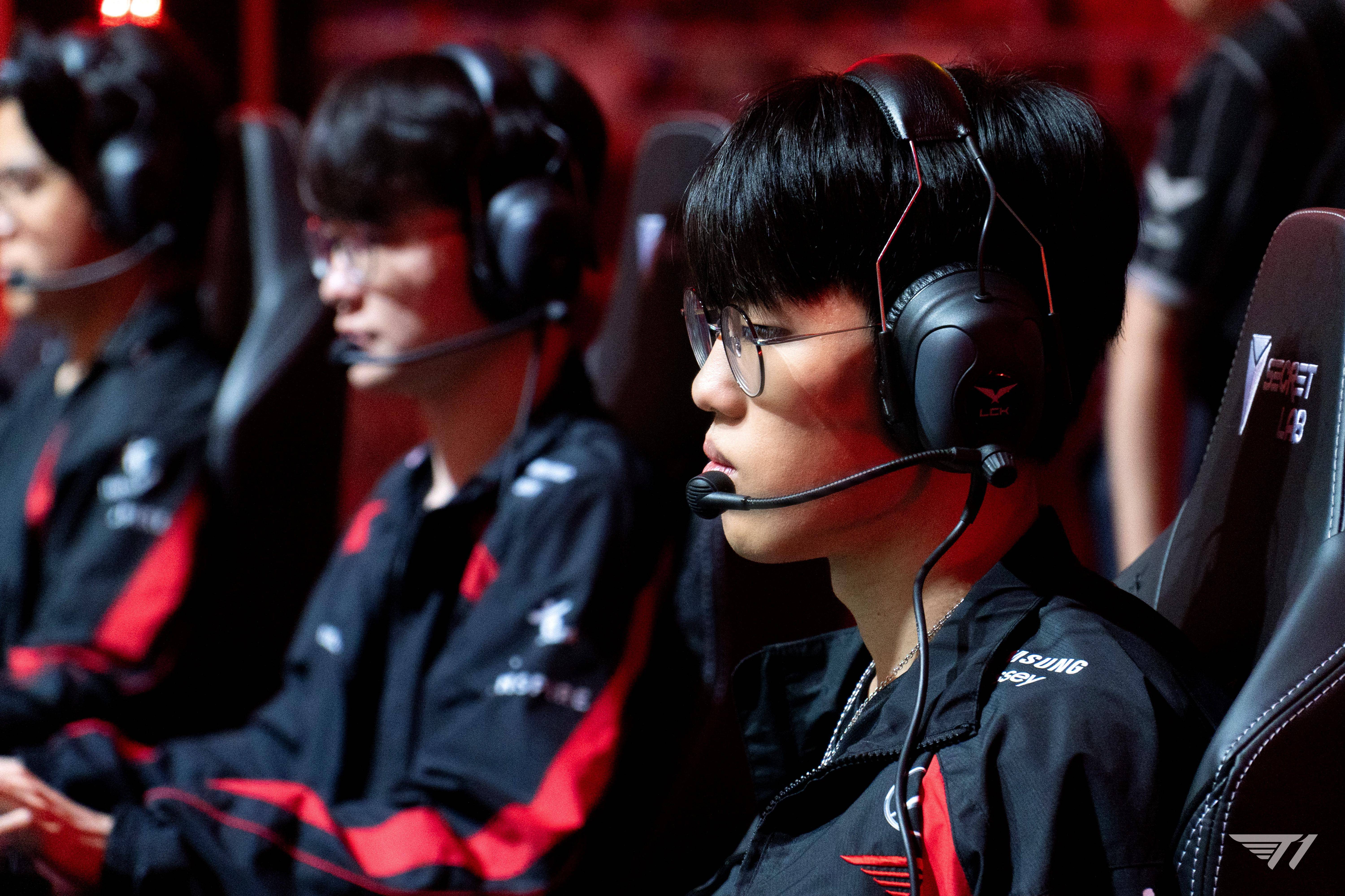 九游娱乐官方平台-电竞世界杯《英雄联盟》总决赛：T13比1TES夺冠(英雄联盟 世界总决赛)